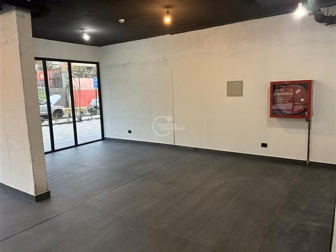 Local Comercial en arriendo en Providencia - Imagen 11