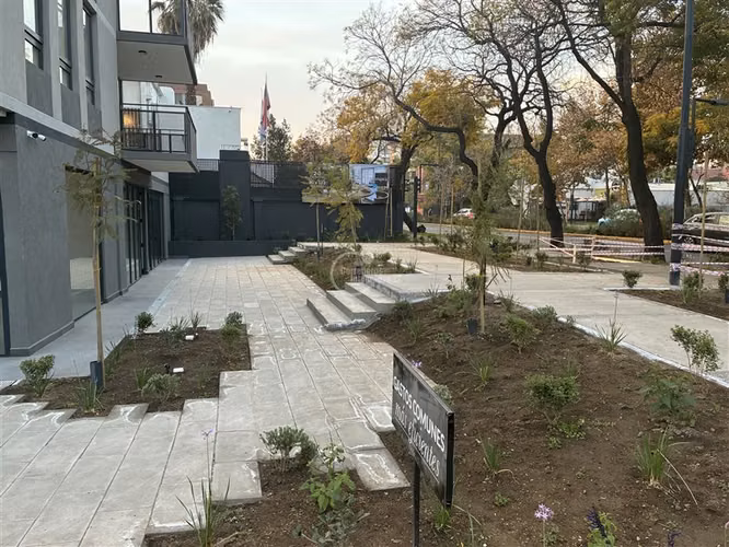 Local Comercial en arriendo en Providencia - Imagen 3
