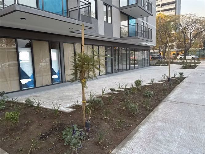 Local Comercial en arriendo en Providencia - Imagen 2