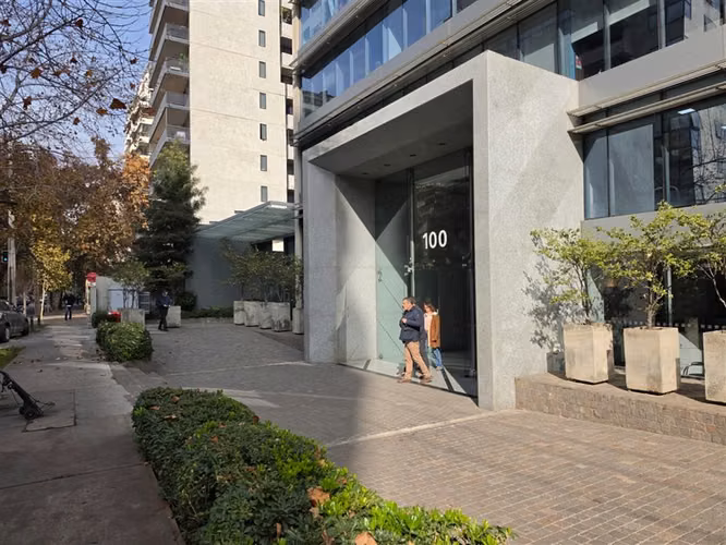 Oficina en Arriendo Semi Habilitada en Las Condes - Imagen 24