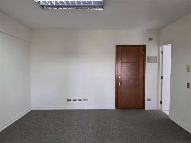 Oficina en Arriendo Semi Habilitada en Las Condes - Imagen 19
