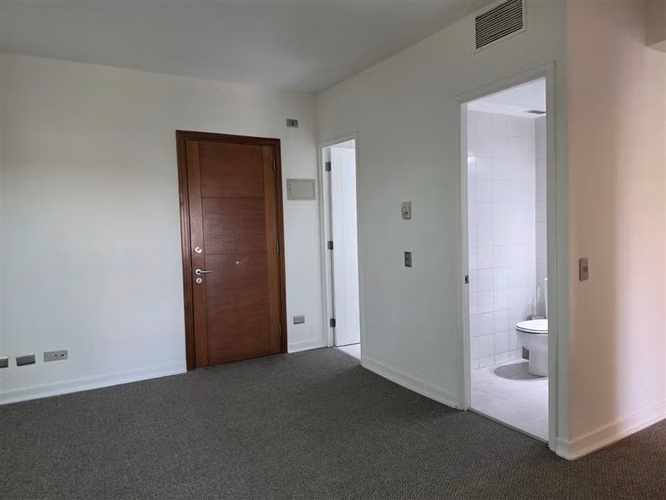 Oficina en Arriendo Semi Habilitada en Las Condes - Imagen 20