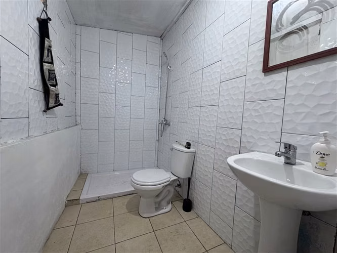 Bella casona en venta de 12 dorm barrio universitario