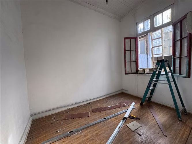 Bella casona en venta de 12 dorm barrio universitario