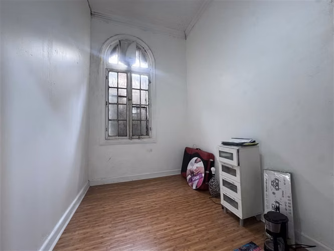 Bella casona en venta de 12 dorm barrio universitario