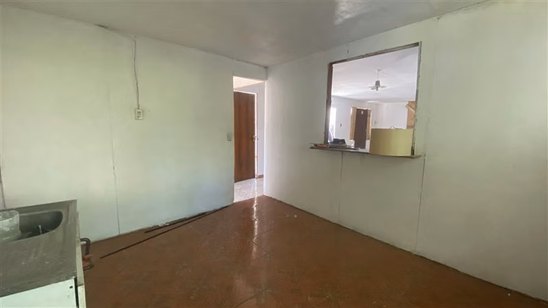 Casa en venta de 3 dorm. en María Pinto