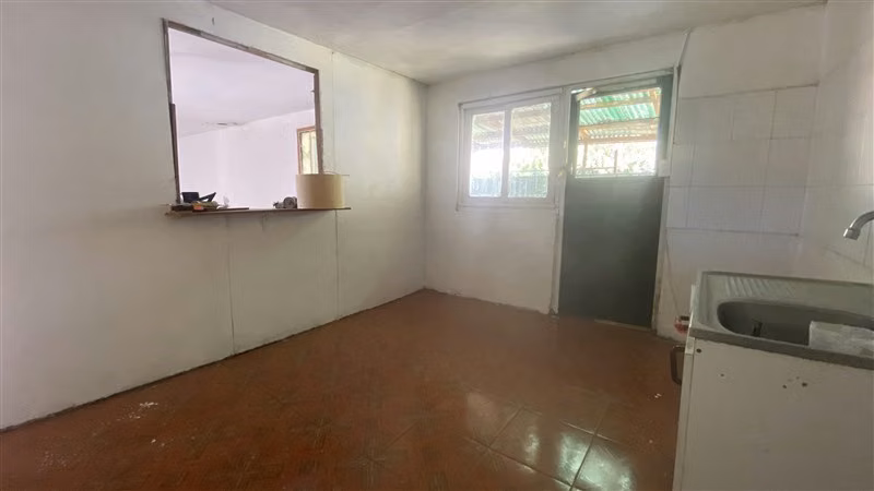 Casa en venta de 3 dorm. en María Pinto