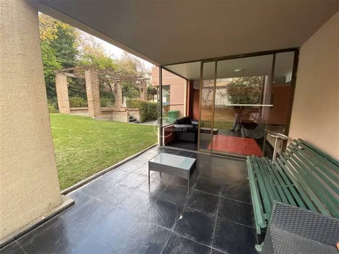 Departamento duplex en venta de 3 dorm. en Las Condes