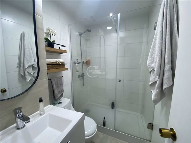 Departamento duplex en venta de 3 dorm. en Las Condes