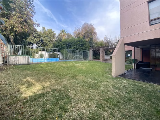 Departamento duplex en venta de 3 dorm. en Las Condes