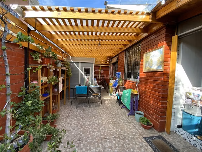 Casa en venta de 3 dorm. en La Florida
