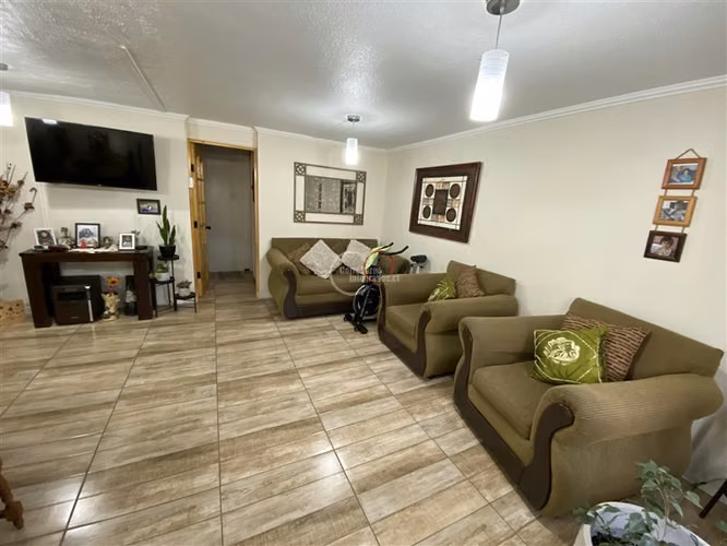 Casa en venta de 3 dorm. en La Florida