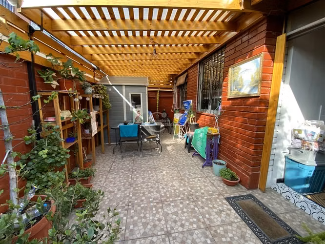 Casa en venta de 3 dorm. en La Florida