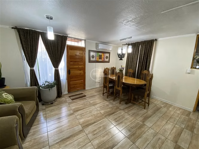 Casa en venta de 3 dorm. en La Florida