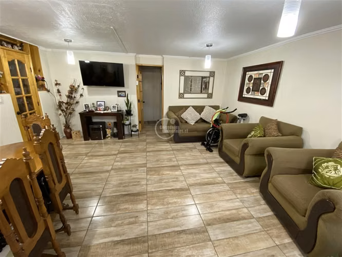 Casa en venta de 3 dorm. en La Florida