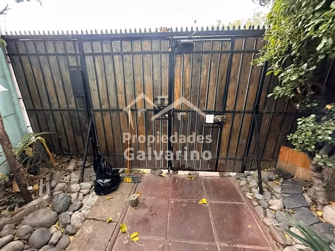 Casa en venta de 3 dorm. en Santiago