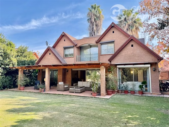 Casa en venta de 5D 5B piscina brisas Norte Chicureo