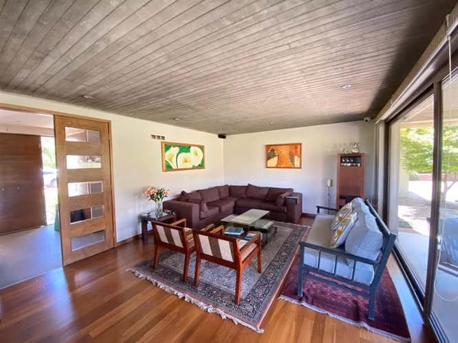 Casa en venta de 5 dorm. en Piedra Roja Colina