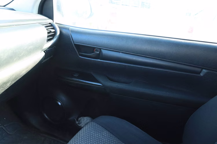 TOYOTA HILUX CABINA SIMPLE AÑO 2019 FULL EQUIPO DX 4X4 MT6