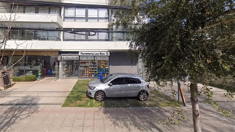 Flamante Local comercial 90m2, sector Parque Inés de Suarez