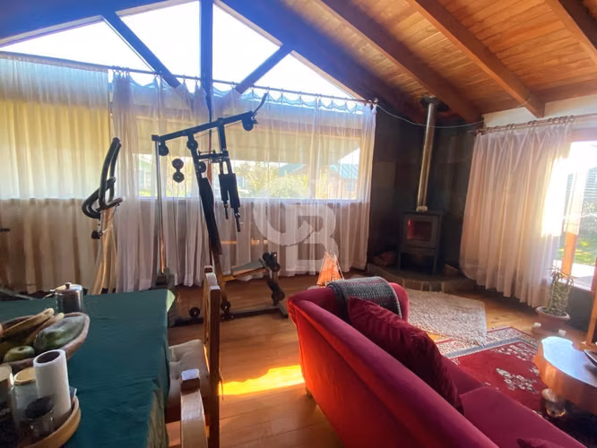 EN VENTA DOS CASAS LA VARA!