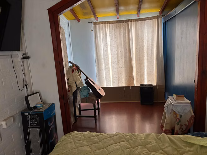 CASA 2 DORMITORIOS, 1 BAÑO, CERCANO A SUPERMERCADO ACUENTA - Imagen 9