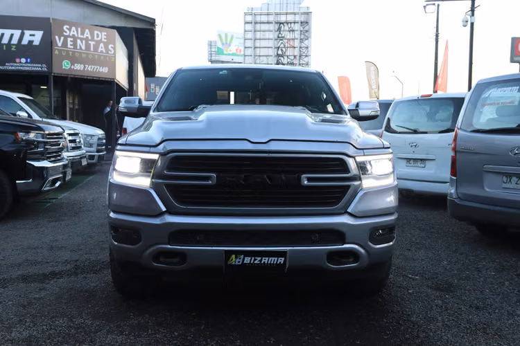 DODGE RAM 1500 LARAMIE 2022 5.7 HEMI 4X4 AUTOMATICA FULL AC