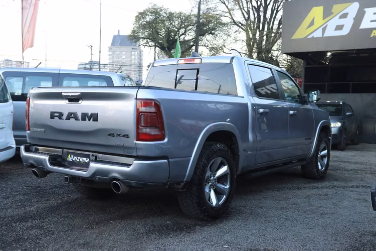 DODGE RAM 1500 LARAMIE 2022 5.7 HEMI 4X4 AUTOMATICA FULL AC