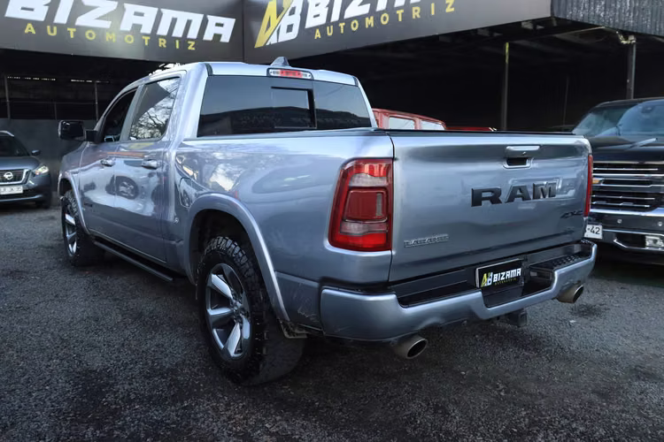 DODGE RAM 1500 LARAMIE 2022 5.7 HEMI 4X4 AUTOMATICA FULL AC