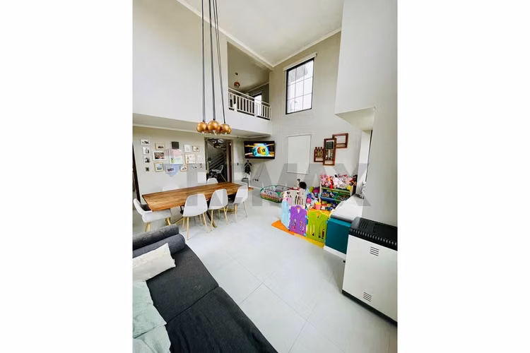 Casa en condominio de 4d+4b con moderno quincho