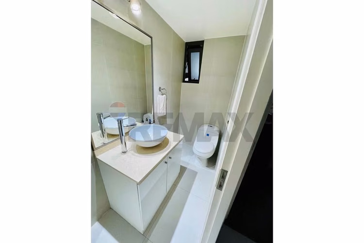Casa en condominio de 4d+4b con moderno quincho