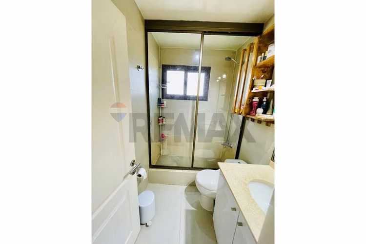 Casa en condominio de 4d+4b con moderno quincho
