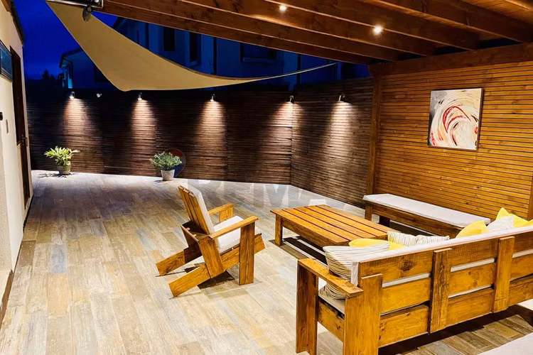 Casa en condominio de 4d+4b con moderno quincho