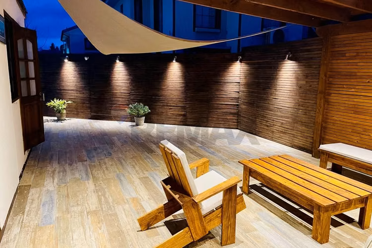 Casa en condominio de 4d+4b con moderno quincho