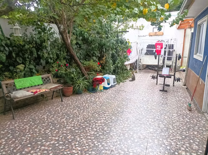 Amplia Casa en Diagonal Santa Elena. Lira (167133)