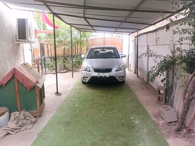 Amplia Casa en Diagonal Santa Elena. Lira (167133)