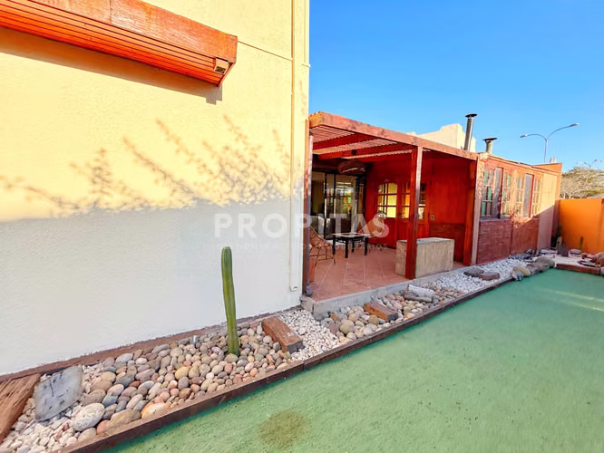 Casa con Excelente Ubicación en Exclusivo Sec (167042)