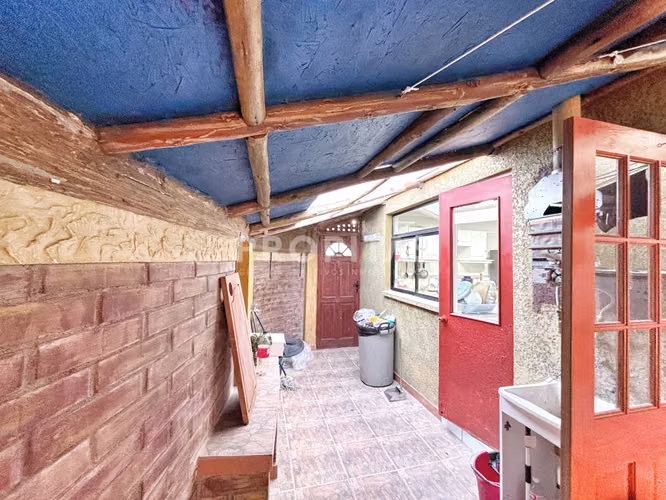 Casa con Excelente Ubicación en Exclusivo Sec (167042)