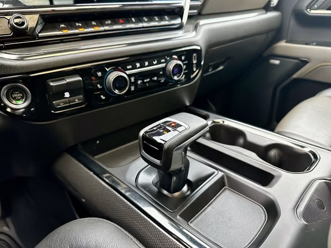Chevrolet Silverado 6.2 Aut 2024 - Imagen 15