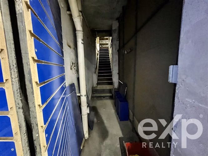 Local comercial 352 mts2, con bodega y ático - Imagen 14
