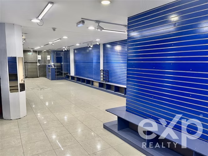 Local comercial 352 mts2, con bodega y ático
