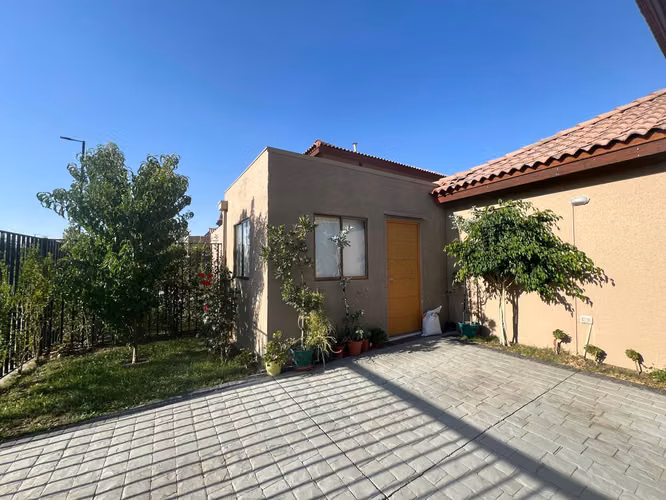 ARRIENDO CASA 3HAB 3BA COLINA
