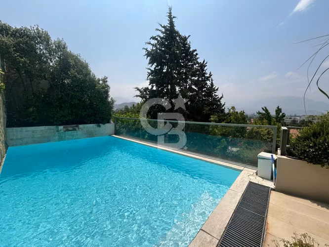 Lujoso penthouse con piscina privada
