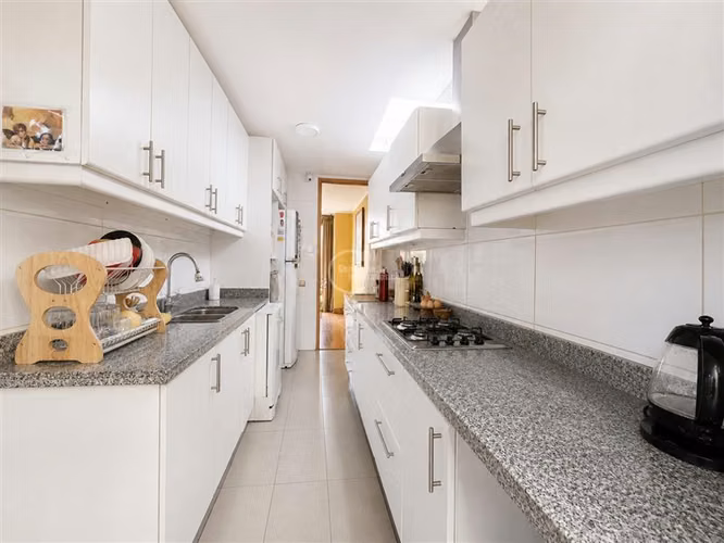 Casa Condominio venta Las Condes / I. La Católica / Vespucio