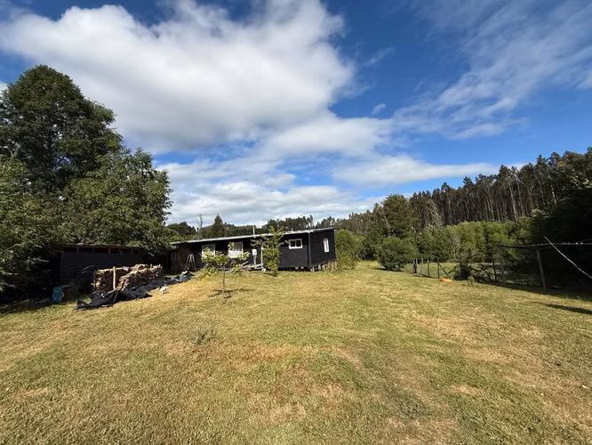 Parcela con cabaña en venta