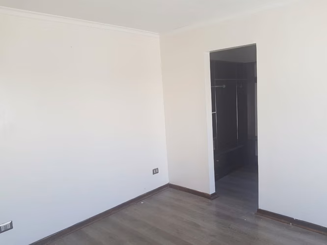 Casa dos pisos Condominio Marbella (paradero 18)