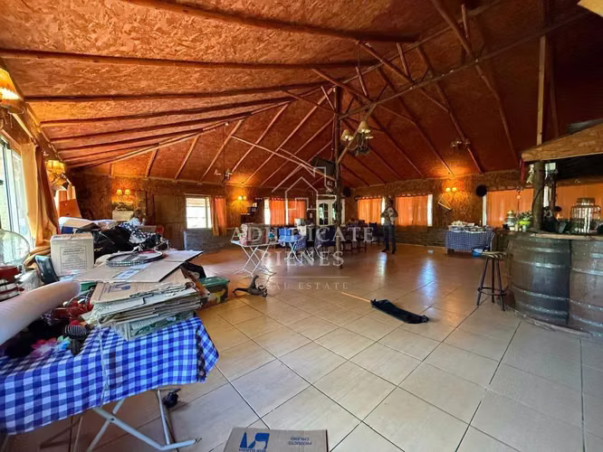 Espacio Versátil Ideal para Tu Negocio (167384)