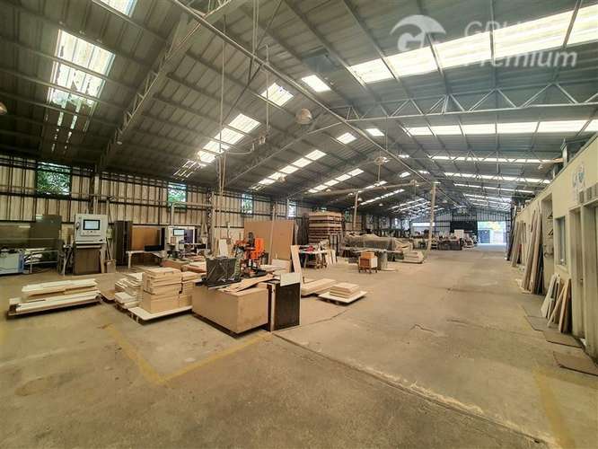 Bodega - Industria - local comercial en venta en La Cisterna