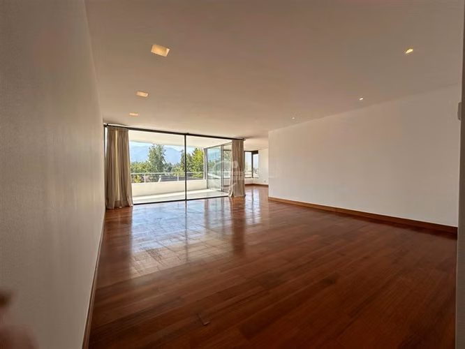 Departamento en venta de 3 dorm. en Lo Barnechea