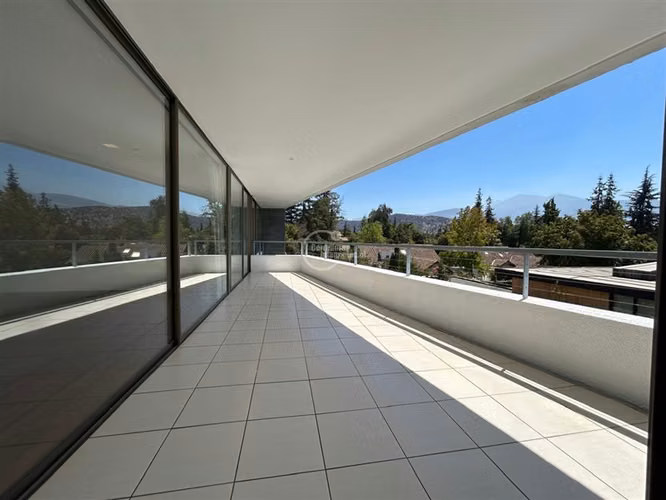 Departamento en venta de 3 dorm. en Lo Barnechea